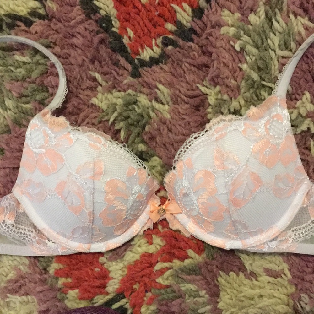 Body by Victoria Push Up Lace Bra